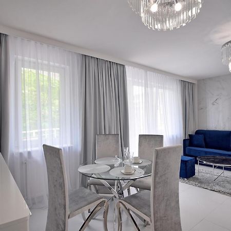 Crystal Apartament 80M Od Plazy, Przy Latarni Morskiej Lägenhet Kołobrzeg Exteriör bild